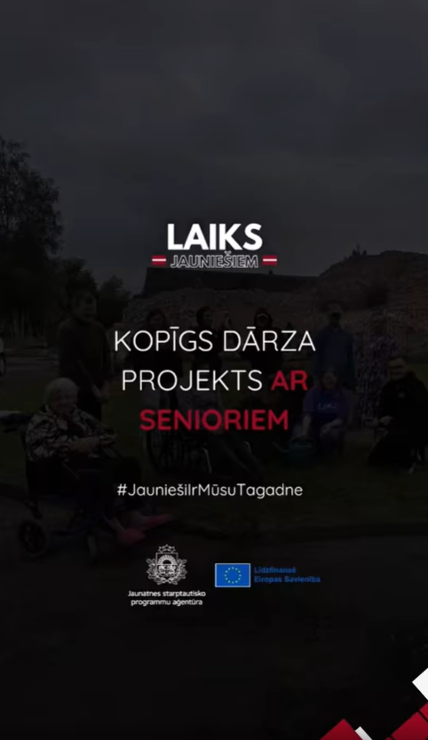Pasākuma fotogrāfija: Solidaritātes projekta “LAIKS Starpaaudžu dialogam” komanda kopā ar citiem jauniešiem devās uz SAC “Derpele”, lai kopīgi īstenotu kopīgu dārza projektu, iekārtojot apkārtni un sākoties vasarai sastādot krāšņus ziedus.
