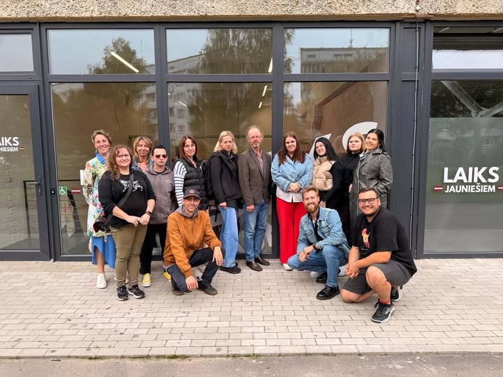 Ar lielu prieku uzņēmām Jelgavas novada pašvaldības darba ar jaunatni veicējus pie mums “Laiks Jauniešiem” telpās