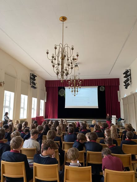 Turpinām viesoties Latvijas izglītības iestādēs